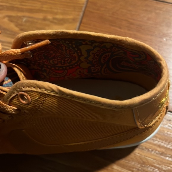 Nike - Picture 2 of 4